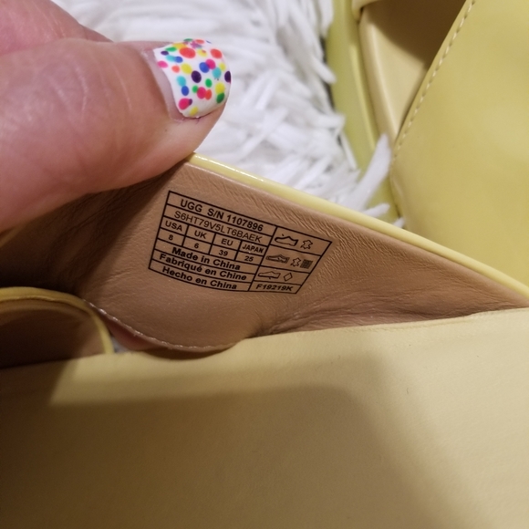 Ugg - Picture 5 of 6